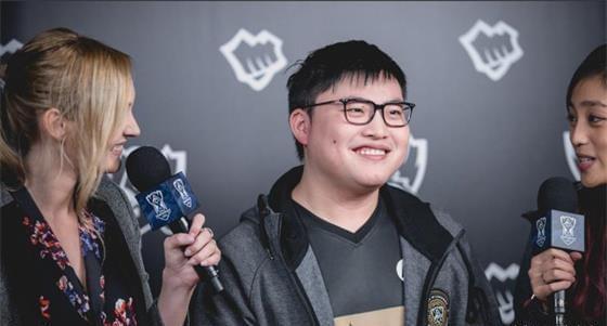 桩后的脚步 桩后的脚步
